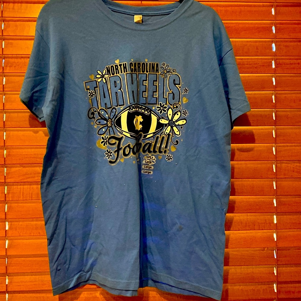 UNC Chapel Hill Carolina blue short sleeve officially licensed T-shirt  Lg (a1)